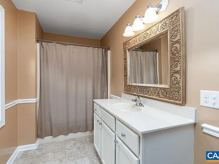 2810 Locust Hill Dr — Photo 27