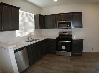 554 Green Ln, Lemoore, CA 93245