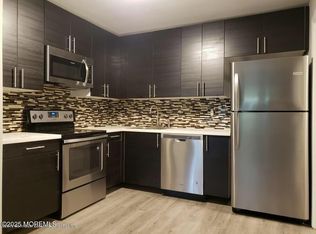 136 Amberly Dr UNIT Q, Manalapan, NJ 07726