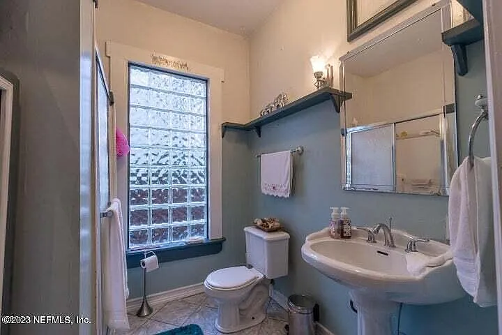 440 E 6th St — Photo 13