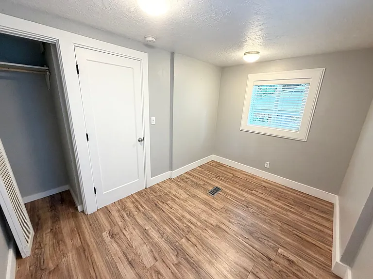 9216 N Portsmouth Ave — Photo 25