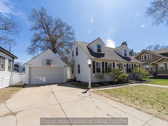 2nd image of 1507 W 1st St
