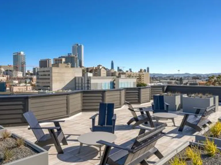 235 Valencia Street — Photo 10