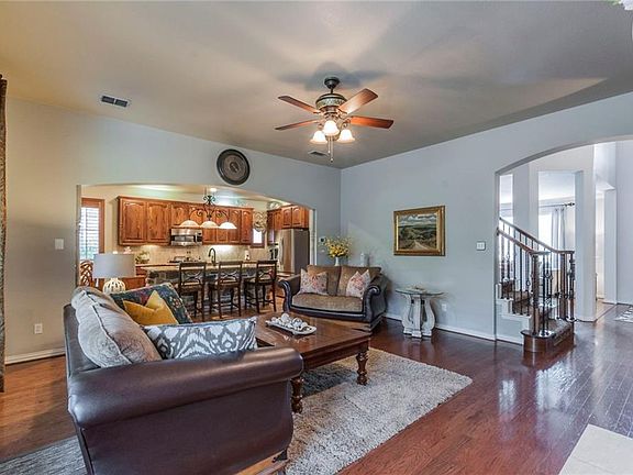 5th image of 6862 Valley Brook Dr