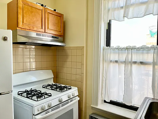 Rented by Evergreen Realty & Investments | media 17