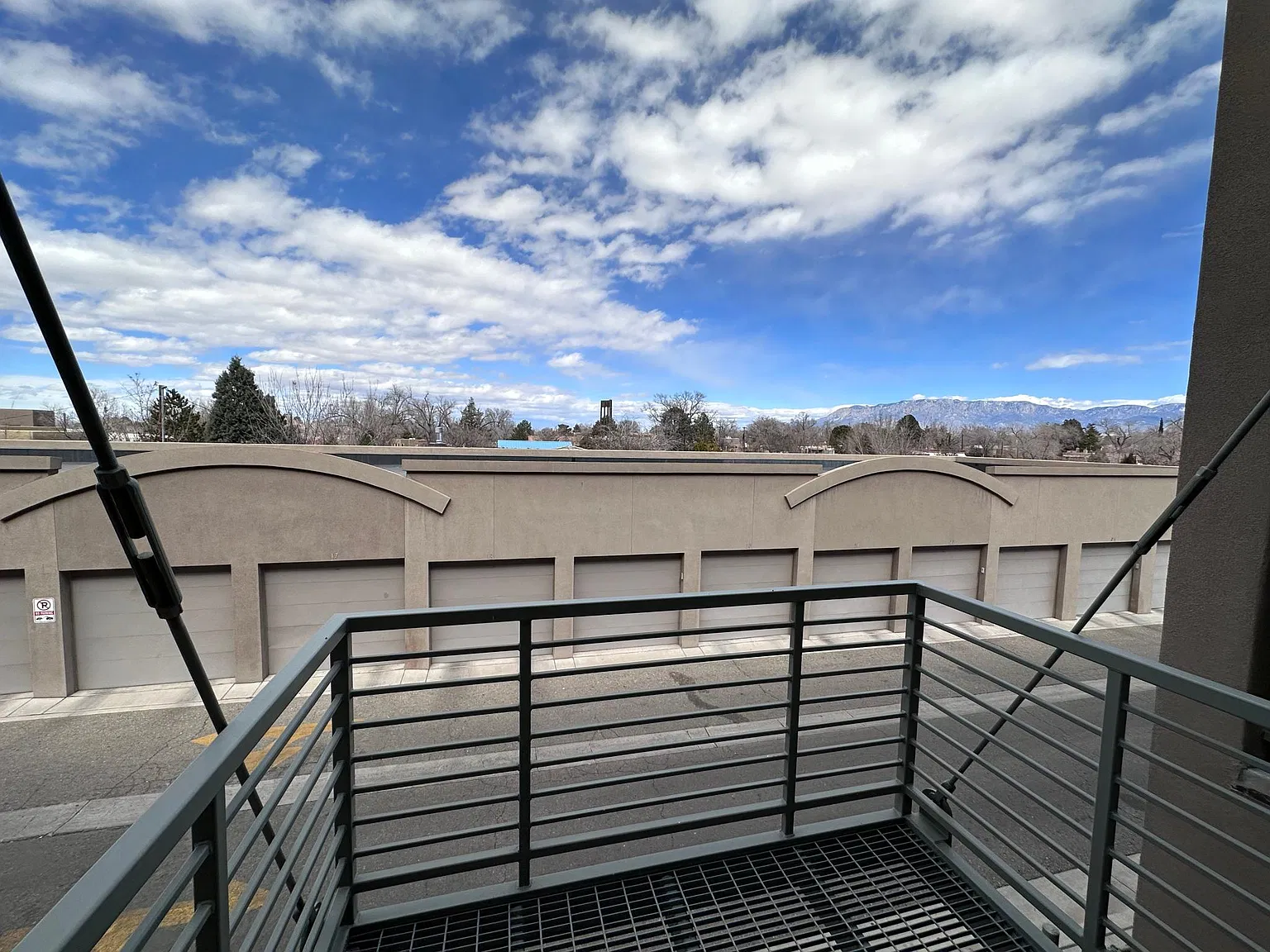 1 bed, 923 sqft, $1,600 — Photo 4