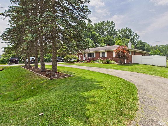 3rd image of 3183 Bluebush Rd