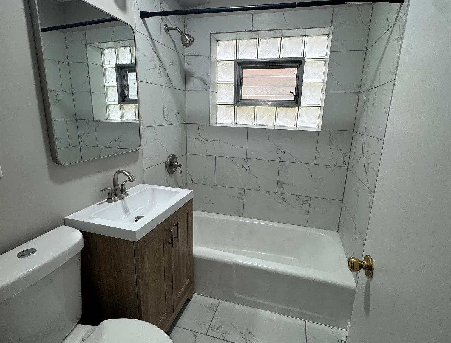2 bed, $1,600 — Photo 3