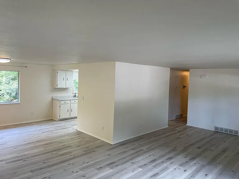 487 Stadium Ave — Photo 8