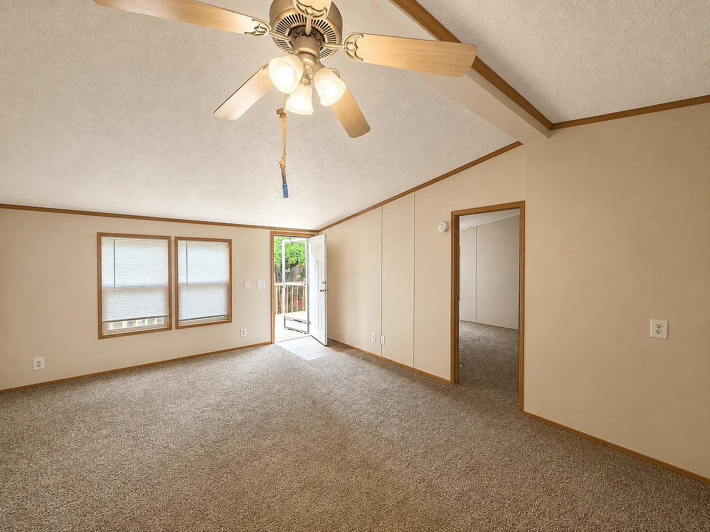3 bed, 1232 sqft, $1,249 — Photo 2