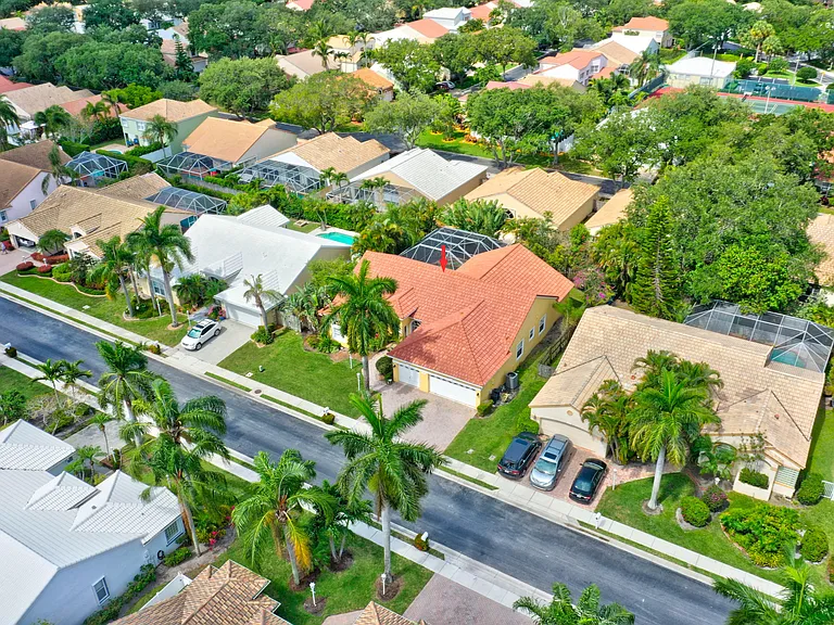 10207 Allamanda Blvd — Photo 47