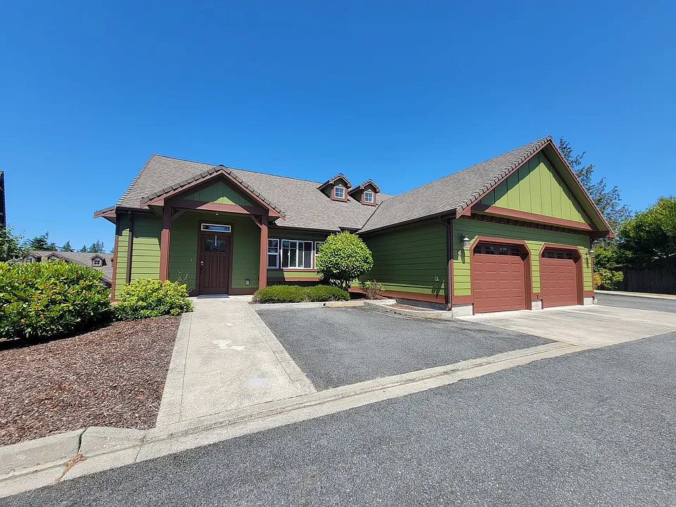 2603B Plum Ct