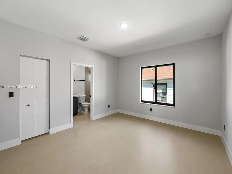 601 NW 3rd Ave #A — Photo 11