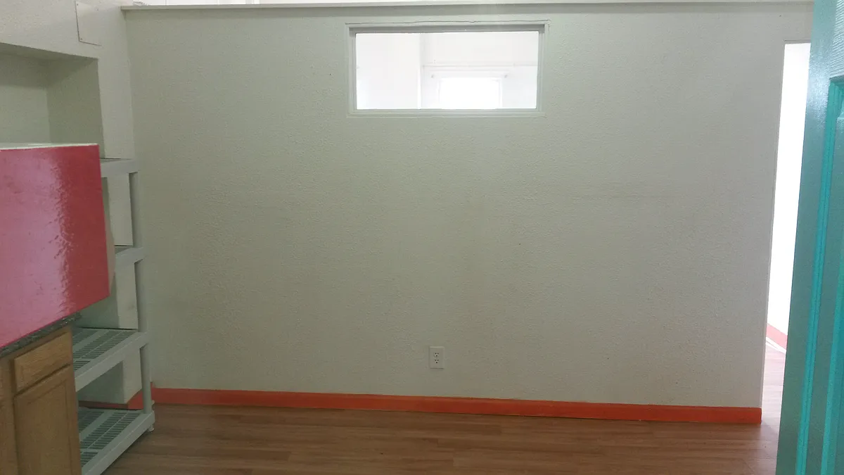 Building Photo - 1382 W North Ave #2
