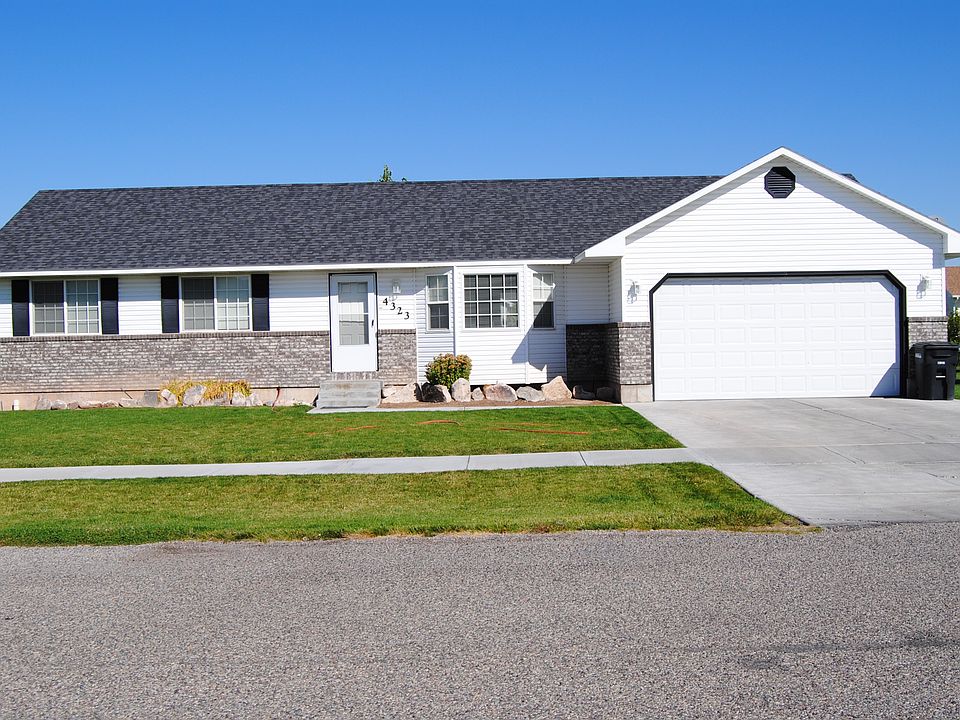 1st image of 4323 E Birchwood Cir