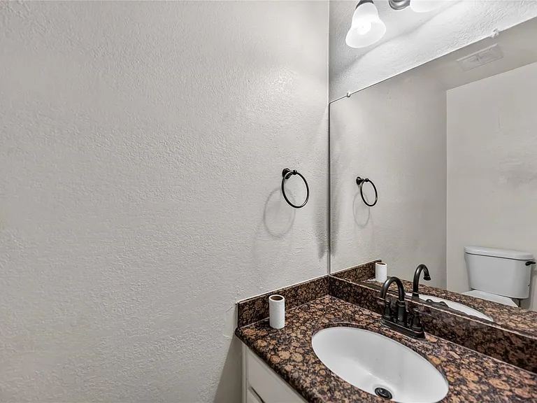 2107 N Red Cedar Cir — Photo 12