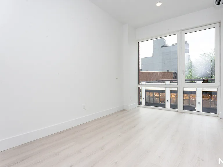 344 Lorimer St #4A — Photo 18
