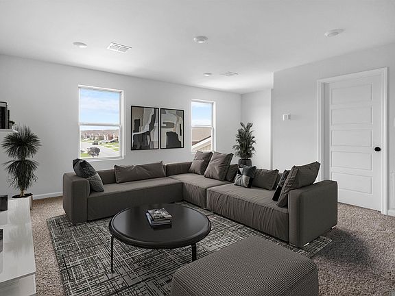 4th image of 15539 Rocco Dr