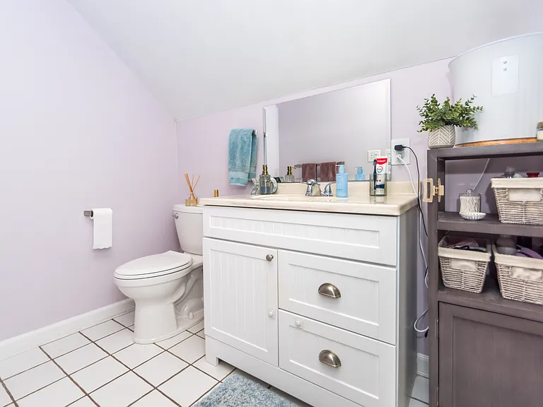 110 Maple Pl #8 — Photo 11