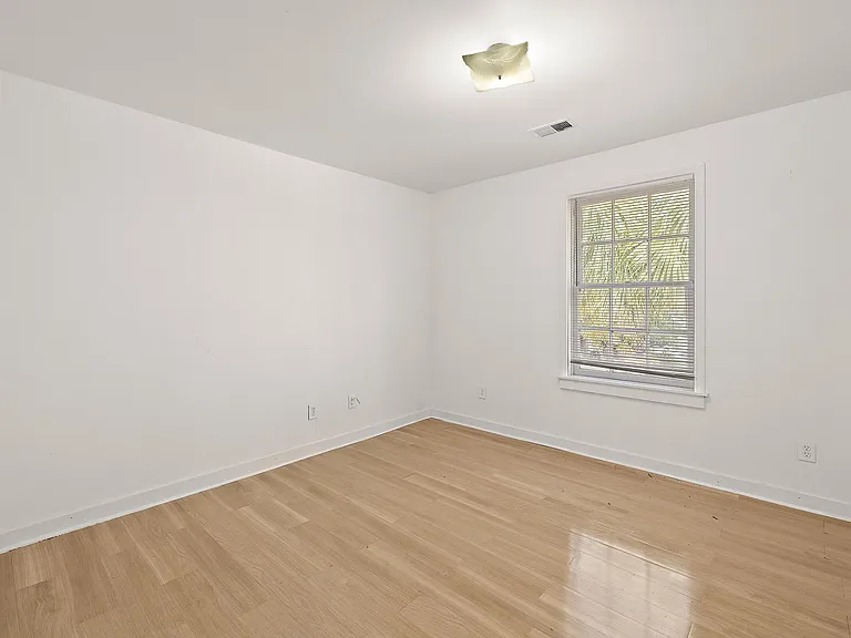1093 King St #C — Photo 7