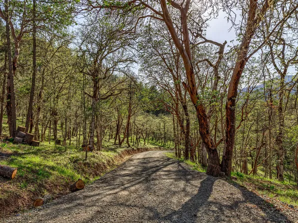 1570 China Gulch Rd, Jacksonville, OR 97530