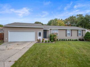 1856 Junewood Ct SE, Lowell, MI 49331
