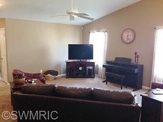 5th image of 3452 Danube Dr SW