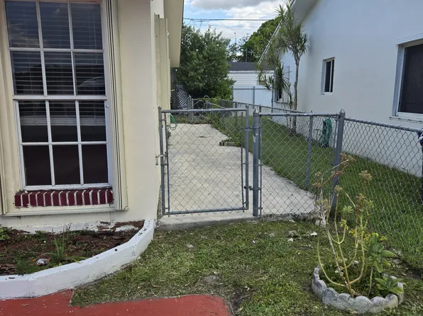 11304 SW 7th St, Miami, FL 33174