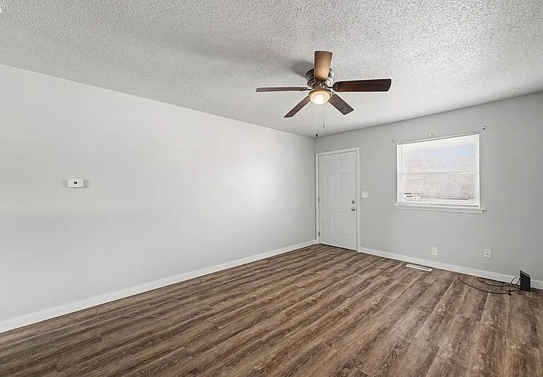 1305 W New Hope Rd #A — Photo 10