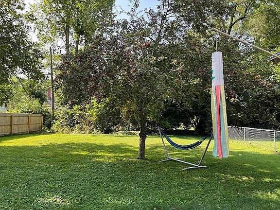 5th image of 1117 North Dr