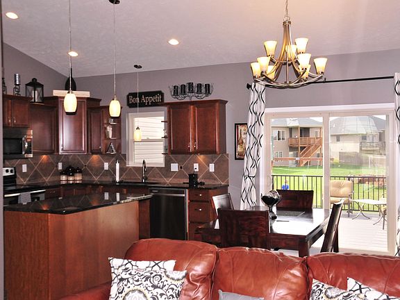 2nd image of 6921 Chandon Dr