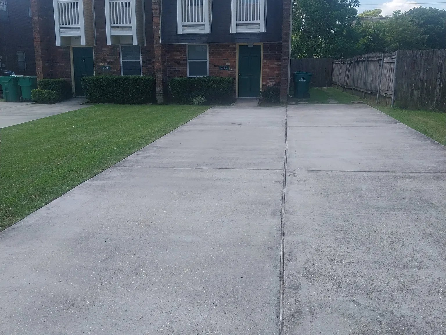 3 bed, 1.5 bath, 1400 sqft, $1,600 — Photo 1
