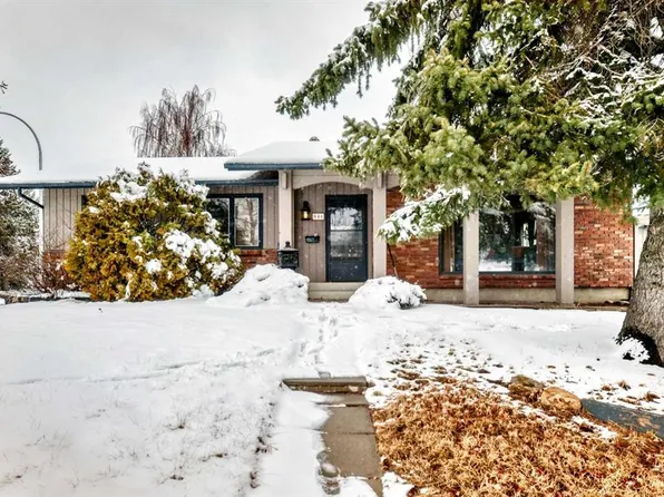 844 E Lake Ontario Dr SE, Calgary, AB T2J 3K1