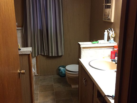 4th image of 417 Railroad Ave