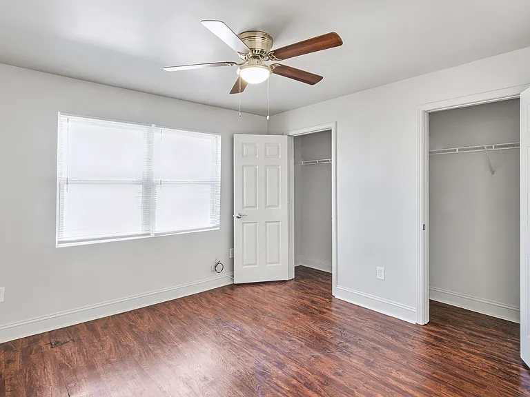 Azul Door Apartments — Photo 10