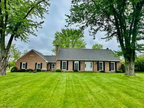 13053 Sarbaugh St SW, Navarre, OH 44662