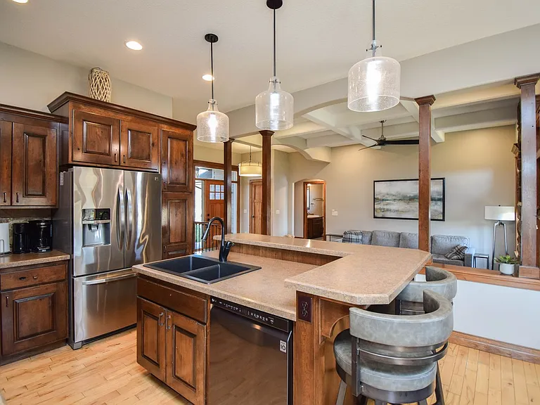 2204 S Silverthorne Ave — Photo 14