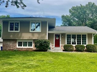 4415 64th St, Urbandale, IA 50322