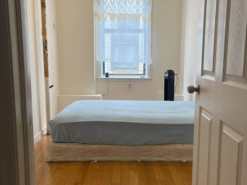 2nd image of 362 Saint Nicholas Ave