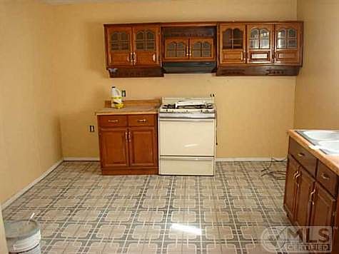 5th image of 301 Valle Lindo Dr