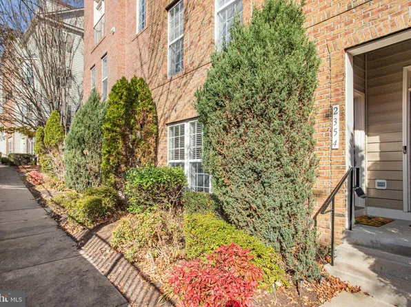 2354 Merseyside Dr, Woodbridge, VA 22191