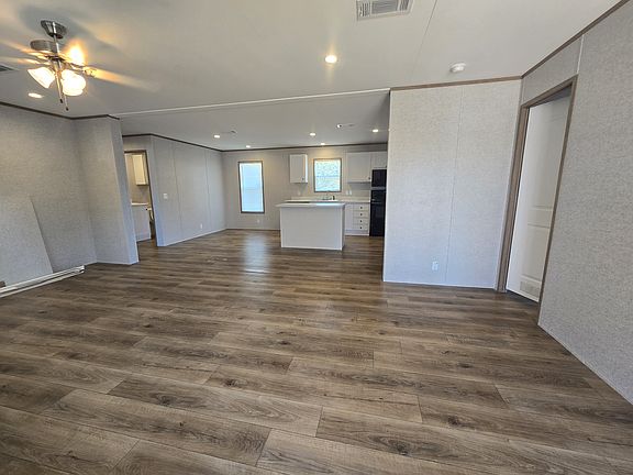 3rd image of 1601 E Slaughter Ln Trailer 49