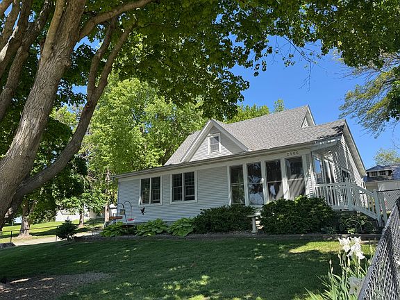 5th image of 2106 College St