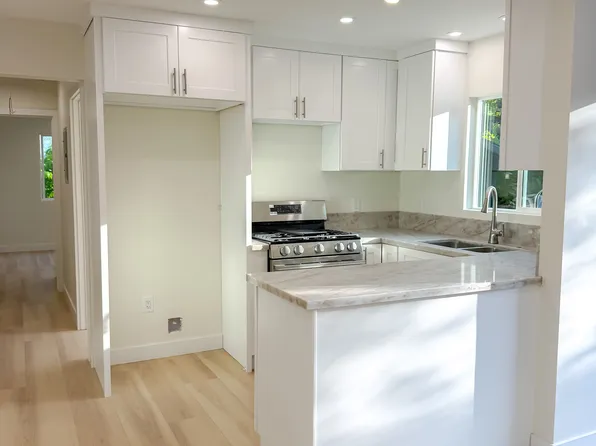 326 E Randolph St #A, Glendale, CA 91207