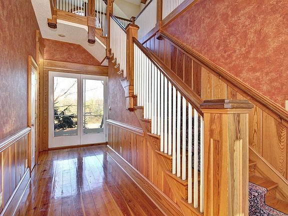 5th image of 516 Rosewood Dr