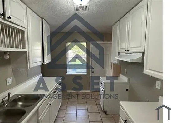 2121 N Wilburn Pl — Photo 4