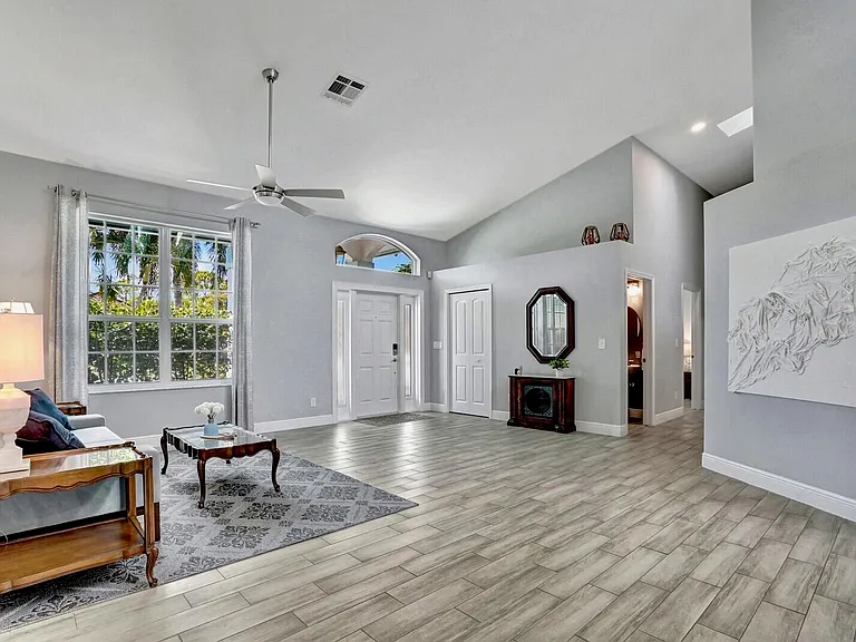 1212 Mulberry Pl — Photo 4