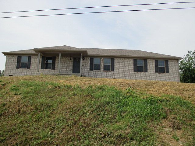 1st image of 202 Woodridge Way