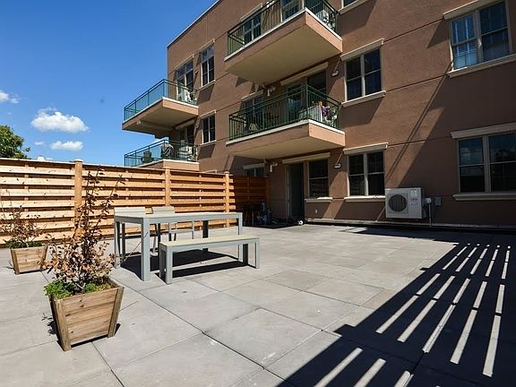 5th image of 154 N 7th St #26