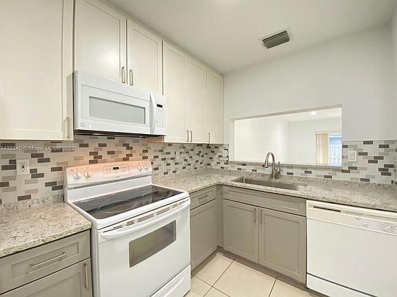 3rd image of 4818 NW 116th Ave #4818